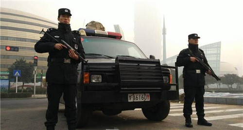 鄭州多處道路被管制，各位車主請(qǐng)繞行