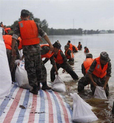 八一建軍節(jié):致敬中國軍人,液化氣儲罐廠家獻(xiàn)給***可愛的人！
